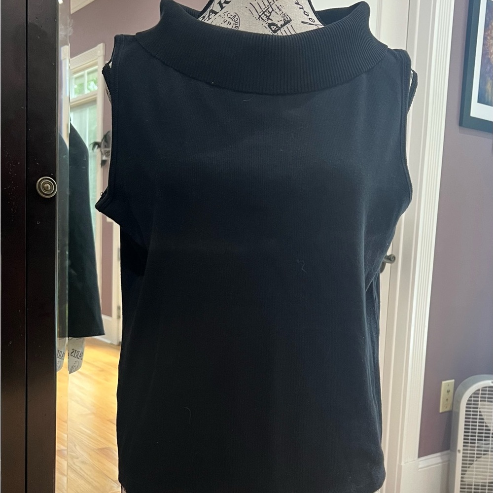 Black Sleeveless Women's Top